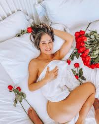 Mayra cardi é convidada pelo diretor de nutrição da universidade de nova york david seres para estudos. Mayra Cardi Photos Facebook