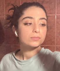 Kelly Given (@kellylgiven)