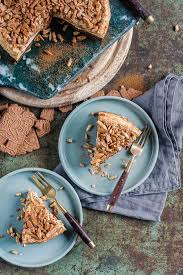 Falls der kuchen leicht braun ist (nach ca. Weihnachtlicher Spekulatiuskuchen Mit Gerosteten Zimt Mandeln Foodistas De