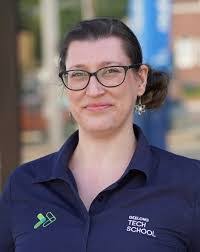 Kellie Andrews's Instagram, Twitter & Facebook