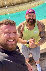 Pa O'Dwyer💪🏼🇮🇪 Bumped into this C##t!🤣😜 Use “WSFAN” for 15% off👇🏼  https://newageperformance.com Use “WSFAN10” for 10% off👇🏼  https://dynamic-nutrition.co.uk