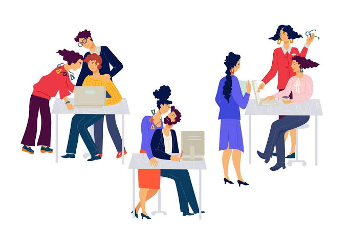équipe créative travaillant ensemble au bureau. employés de l ...