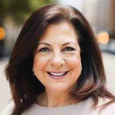 Deidre Dunn's Instagram, Twitter & Facebook