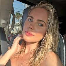 Aaryn Gries's Instagram, Twitter & Facebook