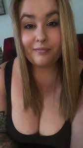 Alicia Costello's Instagram, Twitter & Facebook