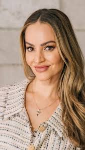 We've had so much fun decorating the new house for Halloween!!  #halloween2020 #decorations #moreskeletons