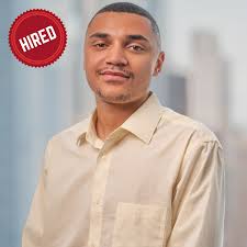 Help us Congratulate Avery Perry ('25 Economic-Finance ) for Being #Hired! 