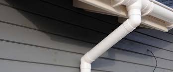 Si la gouttière en pvc se démarque par son prix, c'est aussi un matériau qui a évolué pour proposer de très bonnes caractéristiques et qui permet de concevoir des produits aux styles et coloris variés. Gouttiere Pvc Prix Pose Et Conseils D Achat