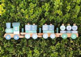 Little Dutch 4480 Zwilling Edition Holz Eisenbahn Lokomotive Zug Mit Steckformen Adventure Blue By Schmatzepuffer Bedruckt Personalisiert Kinder Spiel Kuche Lauflernwagen Spieltrapez