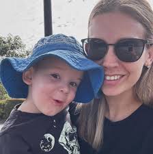 Mondaze Burgers & Shakes