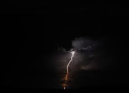 Další vlna bouří v německu způsobila v noci na dnešek záplavy ve spolkových zemích hesensko a dolní sasko. Blesky Kladny Blesk Osvetlujici Cbcko V Nemecku Meteogalerie Amateur Stormchasing Society