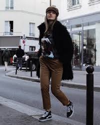 Je m'habille de manière simple et efficace. Kenza Sadoun El Glaoui Kenzasmg Photos Et Videos Instagram Street Look Fashion Winter Looks