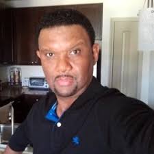 Listen to playlists featuring Omega El Fuerte