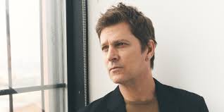 Rob Thomas z szóstym solowym albumem