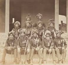 Veteran Sikh soldiers of the British ...