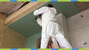 Das badezimmer in holz zu verkleiden, gilt als eine besonders gehobene und stilvolle entscheidung. Decke Im Bad Mit Gipskartonplatten Verkleiden Youtube