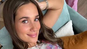 Influencers Peto Negro Maria Pombo Mango Outlet Maternity Clothes Mango  Black Denim Dungarees María