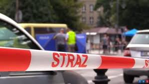 Na dostępnych w mediach nagraniach z wypadku widać dużą grupę dramatyczny wypadek, do którego doszło dzisiaj rano z udziałem kierowcy autobusu pkm. P3ykcr5tfqcxem