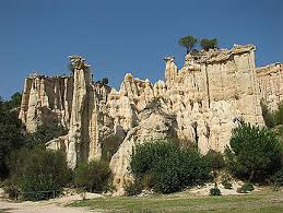 Depending on your perspective, they look like giant phalluses, organ pipes or outsized mushrooms. Les Orgues D Ille Sur Tet Ille Sur Tet Pyrenees Orientales Languedoc Roussillon Routard Com