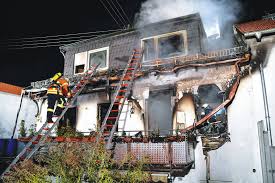 Viel spaß mut dem video. Feuerwehr Rettet Mann Aus Brennendem Haus In Dossenheim Nachrichten Region Heidelberg Rnz