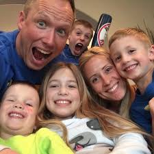 Erin Larose (@erinjoylarose)