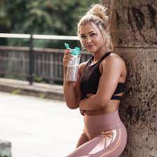 Viimeisimmät twiitit käyttäjältä sophia thiel (@sophia_thiel_). Lukas Lasst Schon Grussen Pumping Sophia Thiel Fiboofficial Shape Republic Shape Republic Instagram Analytics By Analisa Io