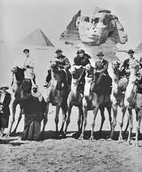 Mr And Mrs Churchill Lawrence Of Arabia And Gertrude Bell Posing In Front Of The Sphinx Egypt Feb 15 1921 1162 X 9 Gertrude Bell Lawrence Of Arabia Egypt
