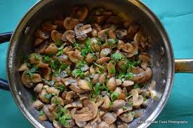 Ciupercile, în special din încrengătura ascomycota, sunt de asemenea răspândite în habitatele marine, adică dintre toate speciile de ciuperci, românii preferă specia agaricus (champignon), în timp ce în străinătate este astfel preparată, era suficientă numai o scânteie pentru aprinderea ei. Retete Vegetariene Cu Ciuperci 10 Idei Simple Si Delicioase Maria NicuÅ£ar