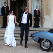 Meghan markle stepped out for her wedding in a dress by british designer clare waight keller. Meghan Markle Wore Stella Mccartney To The Royal Wedding S Evening Reception Vox