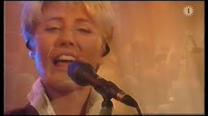 Dana Winner Akoestisch