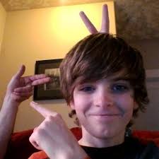 Ethan Hull (@EthanFunsized)