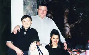 Ирина круг (глазко) родилась в семье офицера виктора и чертежницы. Muzh Iriny Krug Sergej Belousov Biografiya Irina Krug Biografiya Lichnaya Zhizn Semya Muzh Deti Foto Pervyj Vyhod Na Scenu Iriny Krug