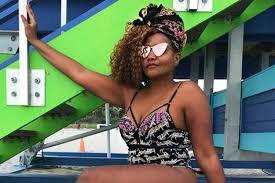 A artista paraense, que já é craque em usar as redes sociais para transmitir mensagens de aceitação. Nos Estados Unidos Gaby Amarantos Posa De Maio E Reflete
