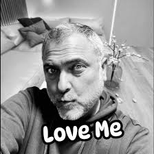 Madame PERRIN nous a quitté. La nouvelle du décès de celle que nous  appelions familièrement et amicalement "Nénette"a attristé notre petit  village , en cette veille de fête de Noël . Après