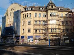 The modern hotel is located 1.5 miles from the center of leipzig and a couple of minutes' drive from kunstkraftwerk art gallery. Bekannt Durch Den Us Amerikanischen Kriegsfotografen Robert Capa 1913 1954 Das Sogenannte Capa Haus In Leipzig Leipzig Robert Capa Kriegerin