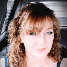 Julie Morelli's Instagram, Twitter & Facebook