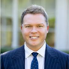 Randall Kemp's Instagram, Twitter & Facebook