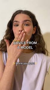 Erin Sennett's Instagram, Twitter & Facebook