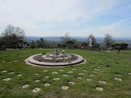 21 Lovely Memorial Garden Ideas 2019 Memorial Garden Landscape Memorial Garden Memorial Garden Stones Garden Design