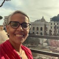 Esther Pasco's Instagram, Twitter & Facebook