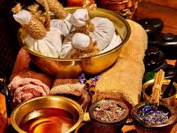 Filipino words for soothe include paginhawahin, aliwin, umamo, umaliw, amuin, magpaginhawa, magpahinahon, pahinahunin, patahimikin and pagbawahin. Ayurvedic Poultice Massage From Hot Stone To Poultice Massages To Soothe The Body And Mind The Economic Times