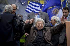 Παγκόσμια συγκίνηση για τον σπουδαίο έλληνα μίκη θεοδωράκη, ο οποίος έφυγε από τη ζωή σε ηλικία 96 ετών. 7flvc92q9noram