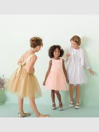Jun 01, 2021 · sur instagram ce 30 mai madonna a dévoilé une vidéo sur laquelle on découvre l'un de ses fils, david banda, dans une robe de soie blanche. Robe De Ceremonie Fille En Satin Et Tulle Fille Robe Ceremonie Fille Robe Ceremonie Robes D Occasion