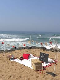 Birthday Surprise Ideas For Boyfriend At Beach Pin By Asmaa Alabsi On Camping Picnics Romantic Beach Picnic Romantic Beach Beach Picnic