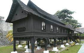 Dibina pada tahun 1521 oleh kapten portugis yang bernama duarte coelho , gereja ini yang dinamakan our lady of the hill kemudiannya ditukar oleh pihak belanda kepada tempat persemadian. Rumah Melayu Tradisional Unik Dan Estetik Pendidik