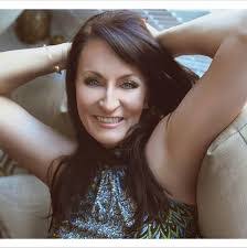 Lori Chapman's Instagram, Twitter & Facebook