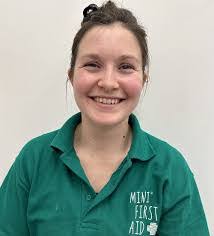 Gwen Lynch's Instagram, Twitter & Facebook