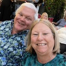 Gris의 향신료 수준 확인 중. I'm putting him at a habernaro level right now 😅 매운맛이지만  관리할 수 있어. 스토리에 후추 저울을 추가했습니다. Gris가 어디에 착륙한다고 생각하는지 알려주세요. I know everyone  will