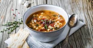Recette De Minestrone D Hiver Leger Et Complet Au Potiron Facile Et Rapide A Realiser Gouteuse Et Dietetique Ingredients Minestrone Soupe Minestrone Recette