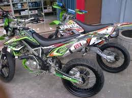 Modifikasi motor kawasaki zx 130 variasi motor mobil terbaru modifikasi motor kawasaki zx 130 hari ini saya akan membahas modifikasi motor gambar imodifikasii kawasaki kaze izxi i130i racing look. Modifikasi Kawasaki Klx 250 Supermoto Punya Kemampuan Serba Bisa